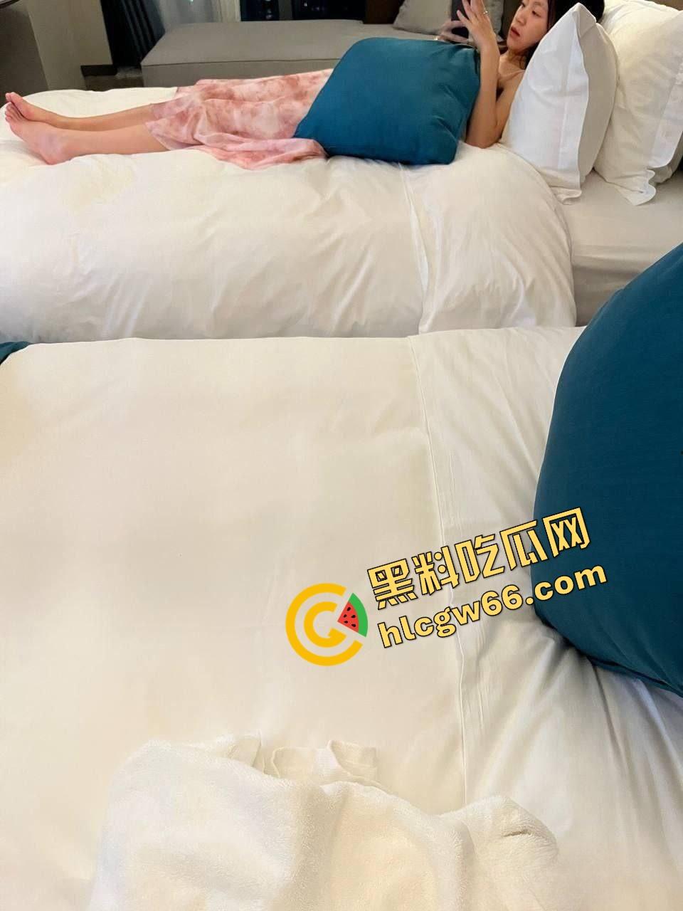 温州学姐【钱多多】喝完酒路上摸臀摸到湿,屁眼塞跳蛋嫩穴爆插,分手前让男友一炮榨干!