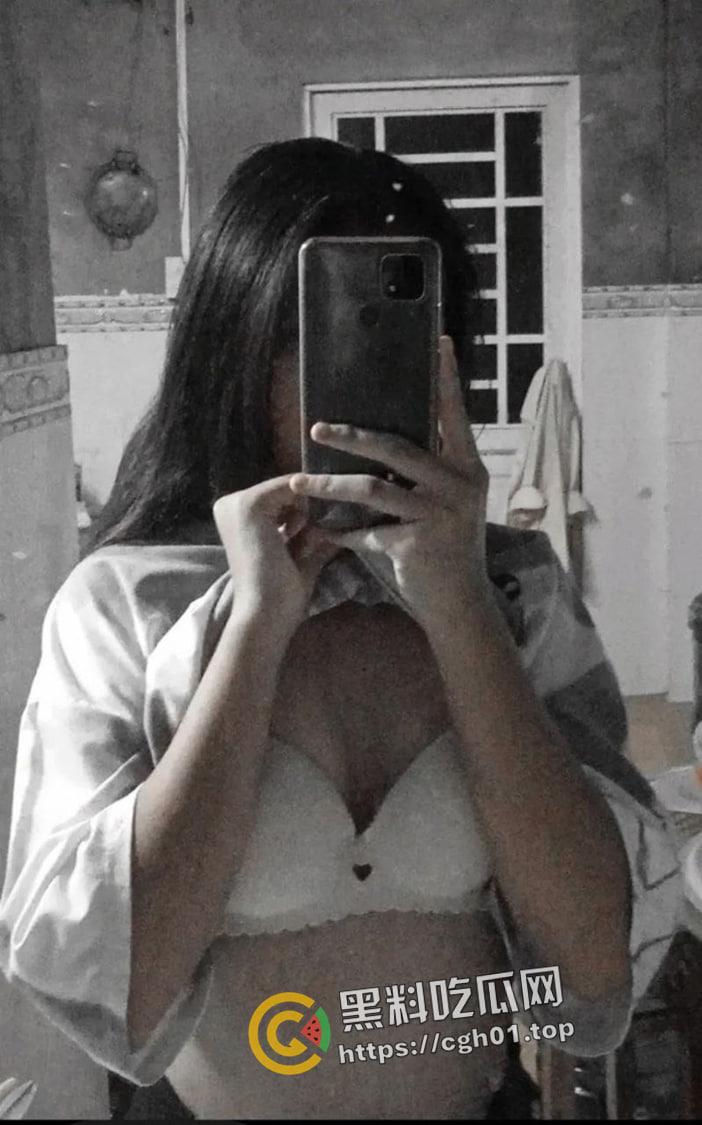 东莞实验中学女高中生网调视频遭流出 稚嫩得小妹妹羞涩的展示娇胸 这就是青春得味道嘛