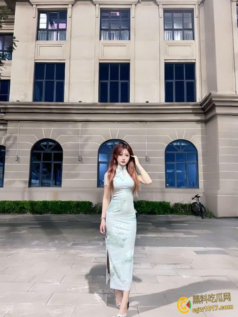 浙江广播电视大学【马昕悦】极品学生妹性爱视频流出,出租屋给男友口交深喉,后入爆操尖叫连连!