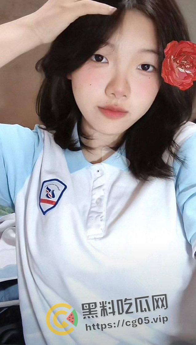 福州第十八中学【南笙】跟网友裸聊视频被外泄 巨乳高中生背地里竟然是反差母狗