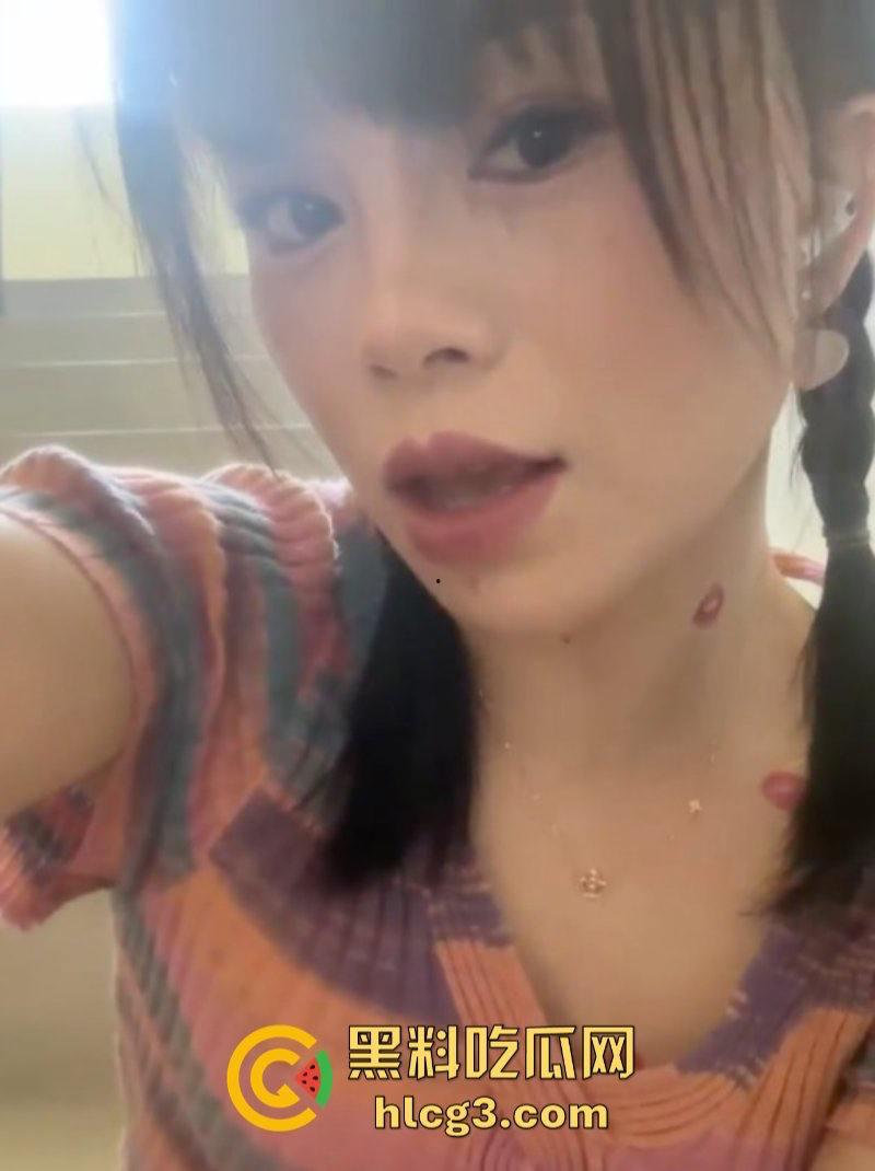 熊猫tv女主播【yoyo】下海 私播各种道具风油精玩弄骚穴满足金主的欲望 还是玩黄色赚钱啊!