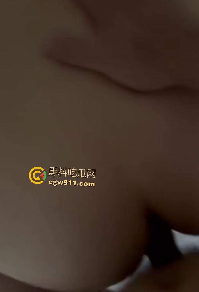 河北保定冀中学院【温雅玲】,校外炮房下海,微胖丰腴肉体在外的嫖客都得排队,低价的紧逼还能吸精!