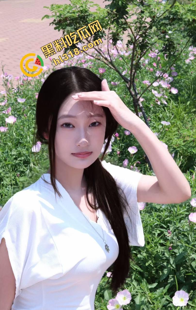 05后女大学生到底有多放得开?放假回来酒店走廊就地开炮,谁敢路过谁敢加入,真当自己在拍片吗!