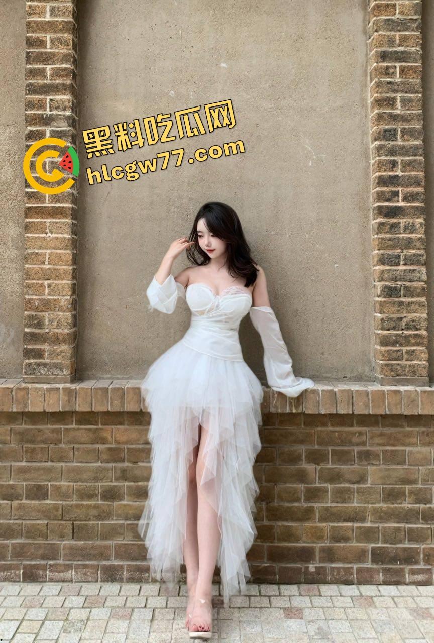 合肥『鹿鸣』反差黑料炸裂,纹身白虎肉穴自拍内射流出,纹身嫩穴配黑丝,叫得像开机启动声!