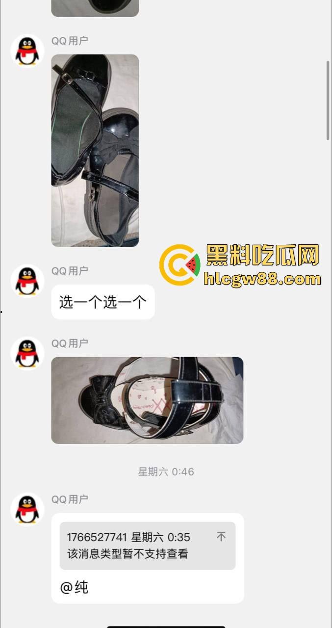 变态群友的分享!湖南脚控小哥去偷盗楼下小姐姐的的美鞋用来吃饭 脚控到已经病态 内容炸裂!