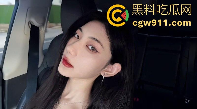 约炮北京气质御姐【周薇薇】激情约会后脱衣探讨,深喉舔屌口水拉丝,大屌无套爆操白虎嫩穴,淫水泛滥!