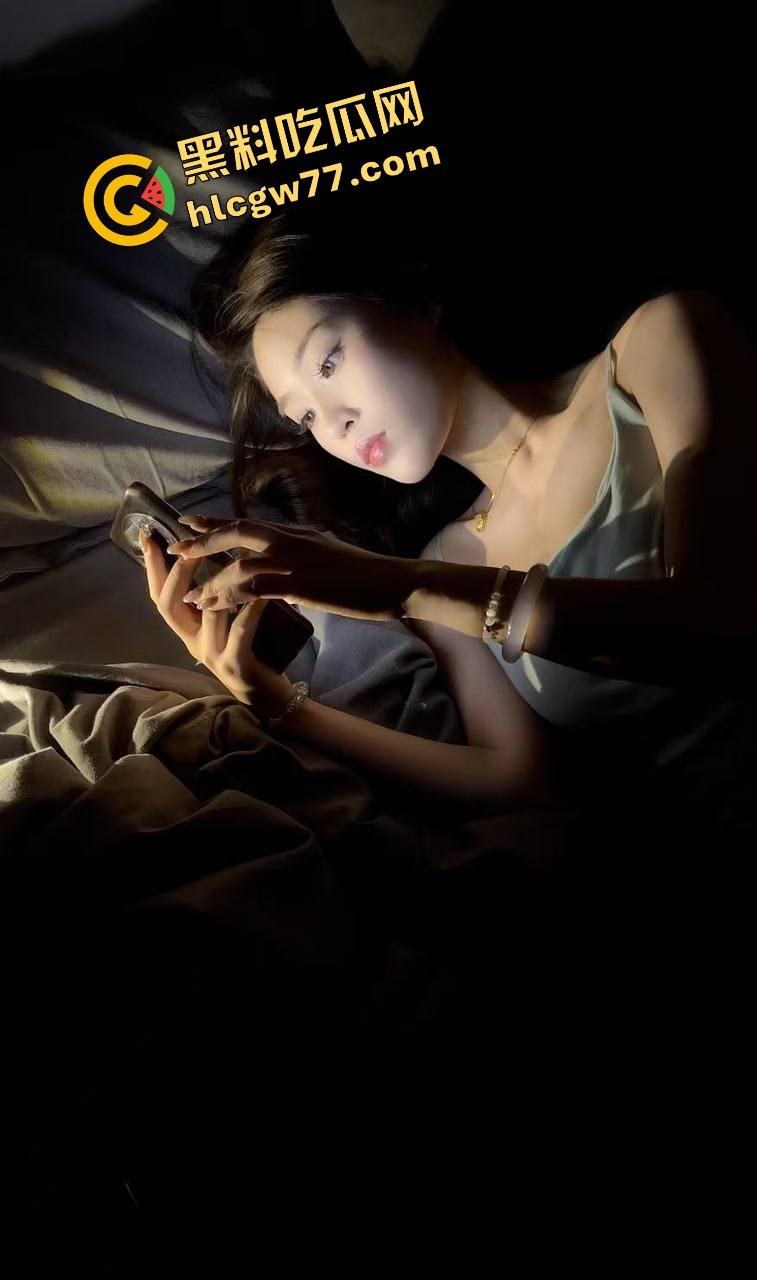 长沙文员『李梦』出轨,前夫放出露脸爆操全套,舔棒自拍撅逼样样齐,漂亮小媳妇变肉便器!