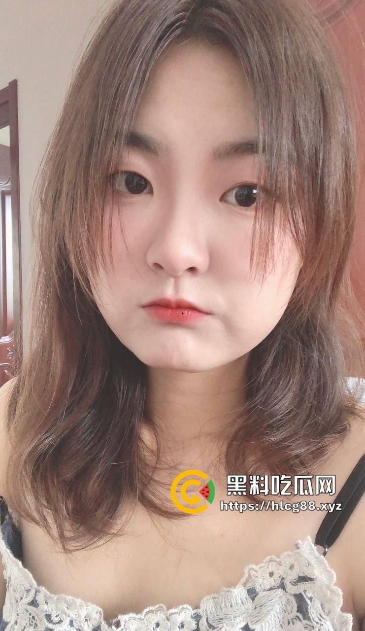 西南民族学院大二微胖妹【汪云】开学就成学长母狗,口交后入伺候得飞起,结果只是学长的玩物!