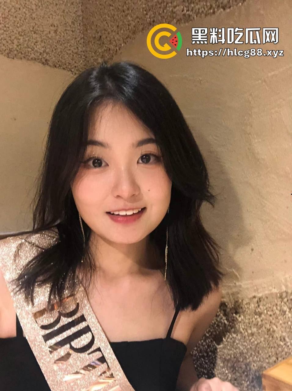 西南民族学院大二微胖妹【汪云】开学就成学长母狗,口交后入伺候得飞起,结果只是学长的玩物!