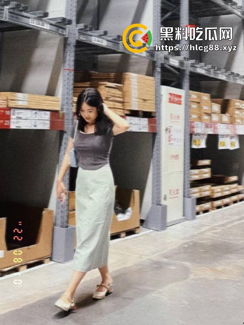 西南民族学院大二微胖妹【汪云】开学就成学长母狗,口交后入伺候得飞起,结果只是学长的玩物!