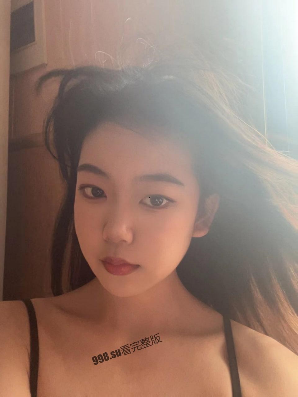 【反差女友】真的好迷人，对镜自慰更迷人