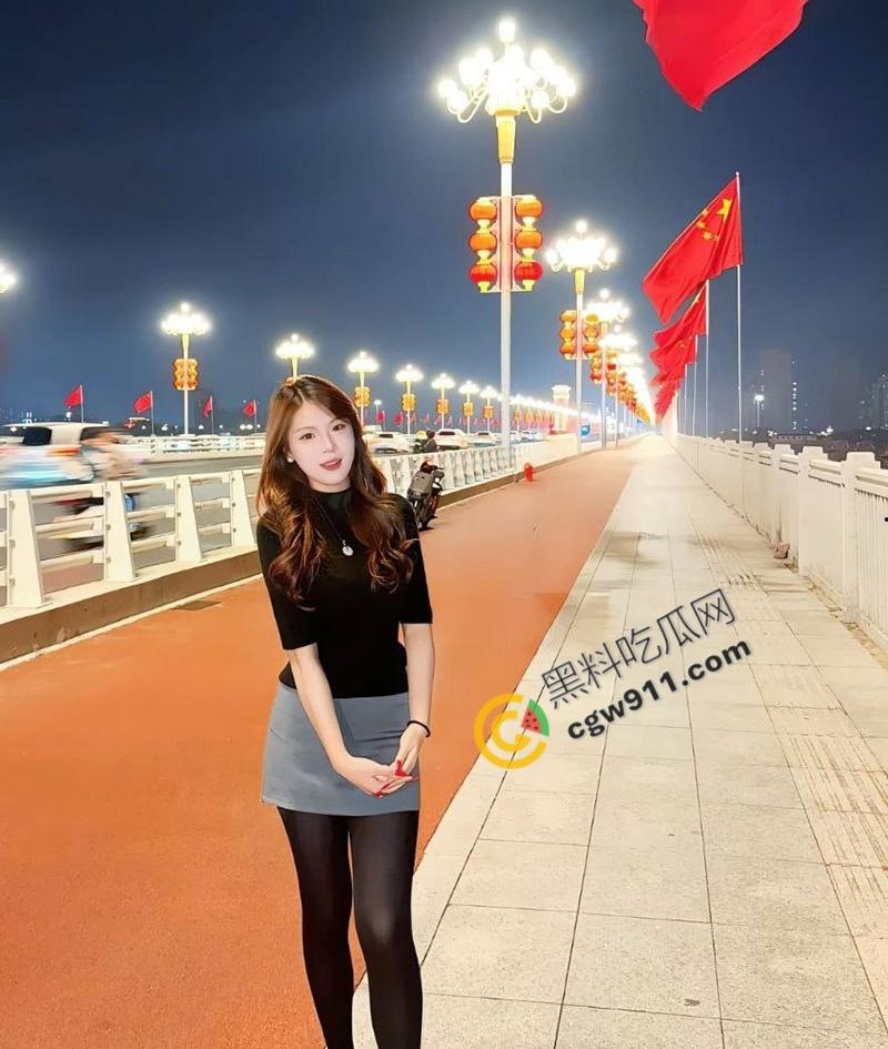 山东济宁骚母狗【张茹蔺】与男友性爱视频流出,肉体性感妖娆,深喉口交汁水狂喷,多姿势淫欢血脉喷张!