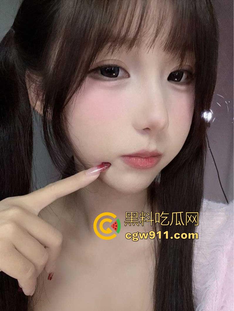 b站福利姬【一条小糖糖】玉体白皙美腿修长,颜值可爱甜美,却只发擦边素菜荤价,最新付费福利曝光!