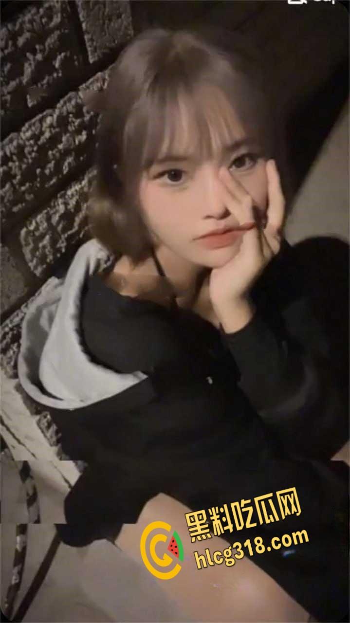 火辣短发台妹反差婊！露脸自慰私拍，嫩乳粉穴一线天撩爆全网！