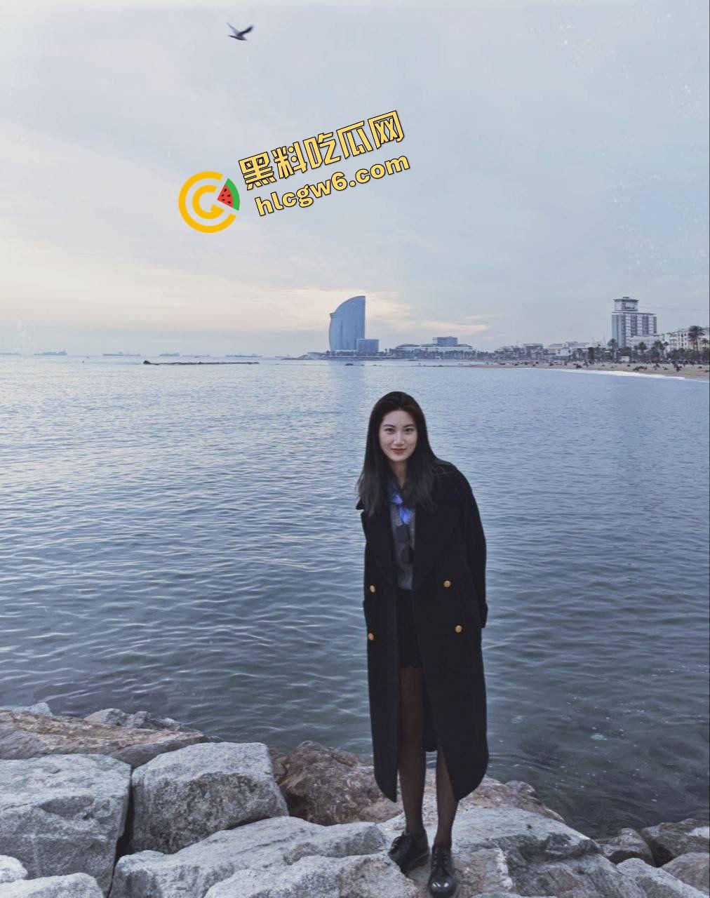 北京通州宋庄区小巷子骚逼鸡婆『周媛』粉穴贱逼3张就能操!口爱单男后操爆怼骚臀!原创独家流出!