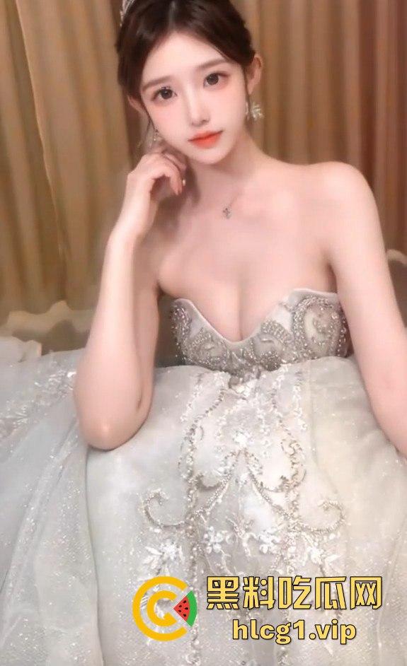 青梅竹马出嫁前夜！帮新郎亲自调教新娘，撅着屁股操完再出阁！