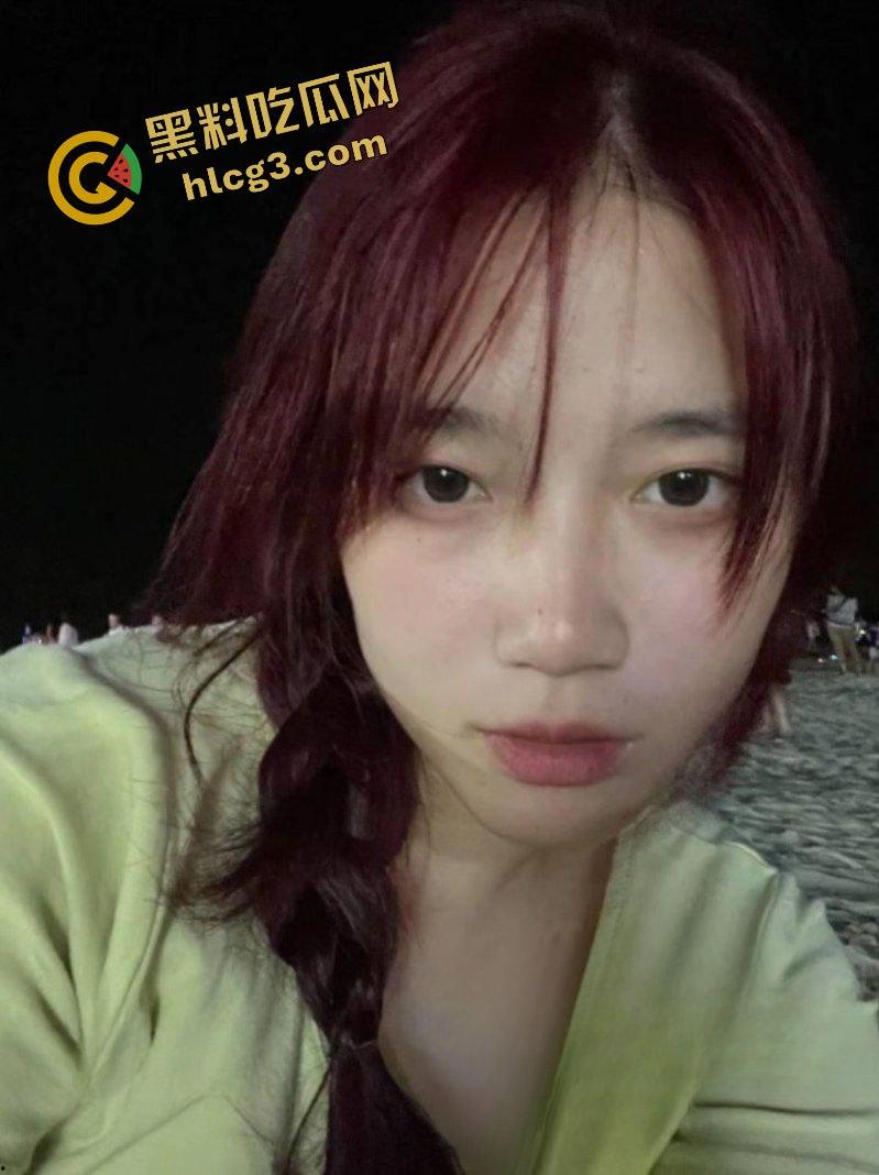 青岛理工大学反差婊『孟静萱』红发女大 被包养调教成小母狗 鞭子抽打 爬行后入 即听话又骚贱!