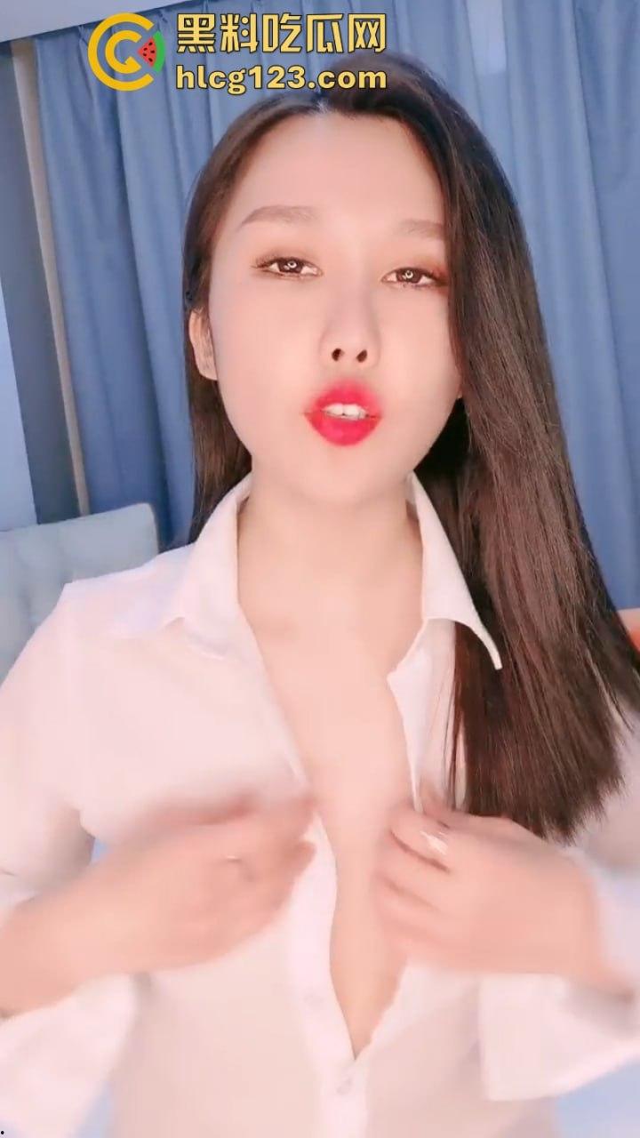 很顶!【半糖主播尼尼子】最新高价定制私拍 精液灌肠 道具插逼 潮喷女神