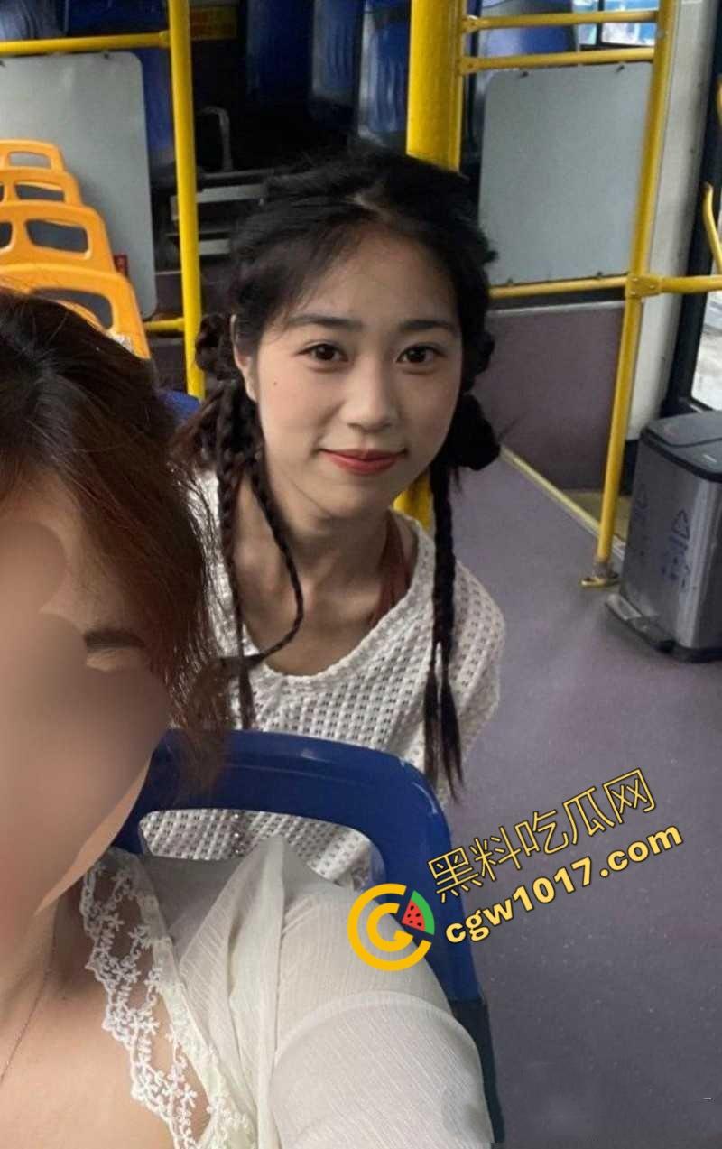 上海极品舞蹈生【杨萧颜】难以抵抗金钱诱惑，堕落为金主性奴，胯下侍奉爆筋肉棒，口技十分了得！