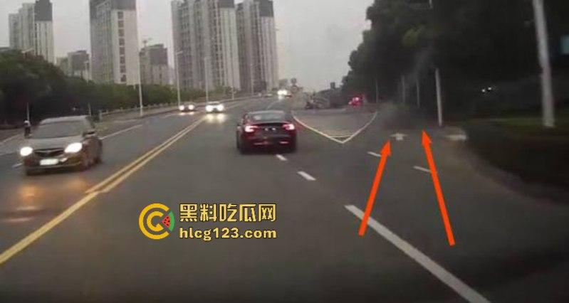 又是女司机!一死一伤 苏州两轿车发生碰撞后撞向一非机动车!惨不忍睹