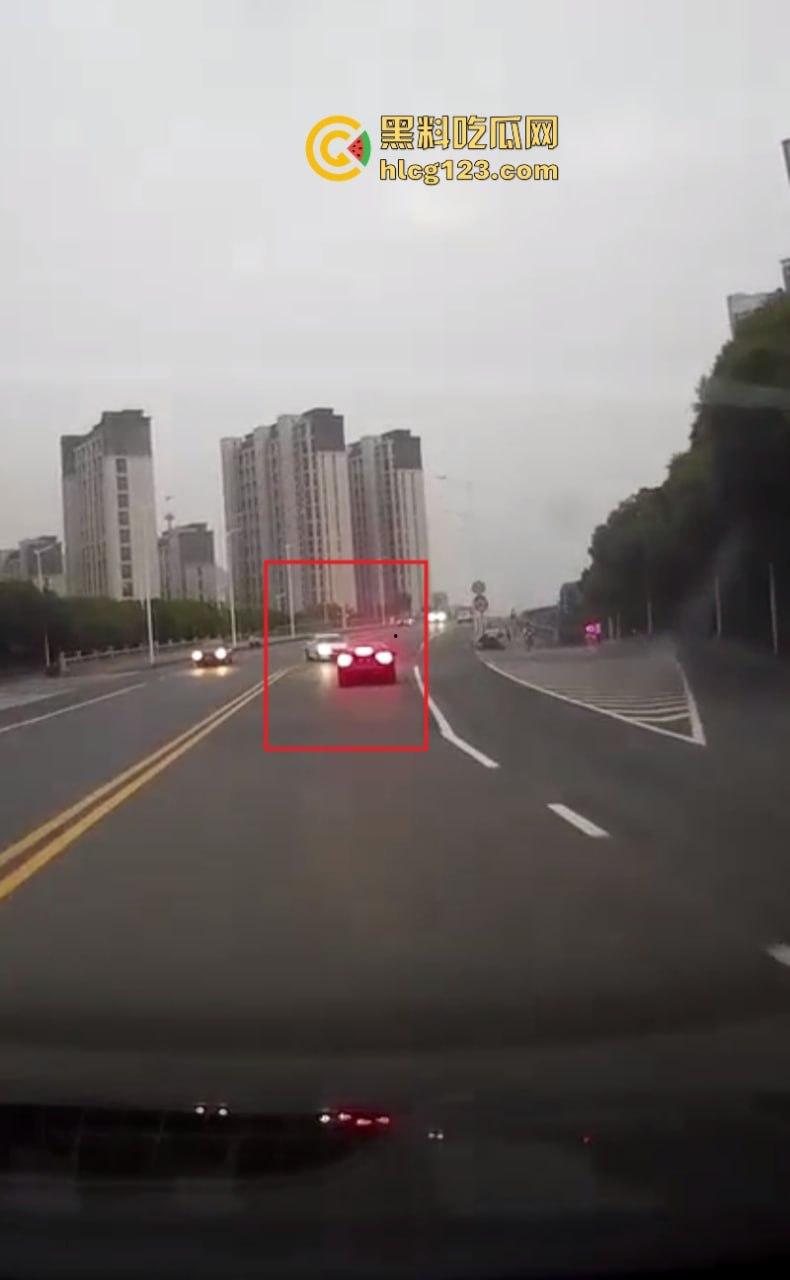 又是女司机!一死一伤 苏州两轿车发生碰撞后撞向一非机动车!惨不忍睹