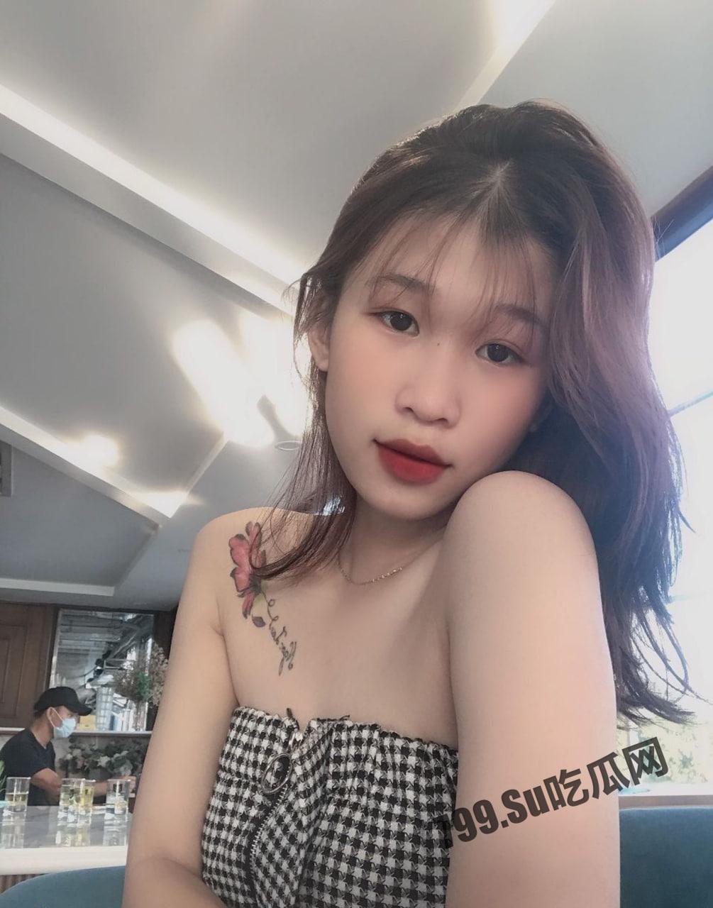 泄密系列 高质量网红美女 佳佳 拿起手机记录生活 性爱视频流出