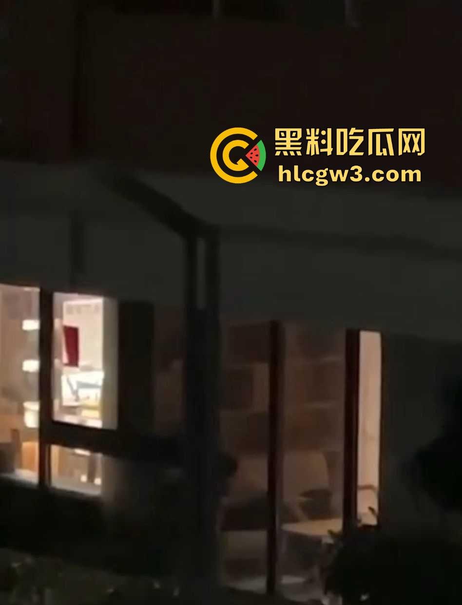 福建平潭职业技术学院 情侣隔着单向玻璃做爱被围观拍照却毫不知情 这下学校表白墙不炸了吗