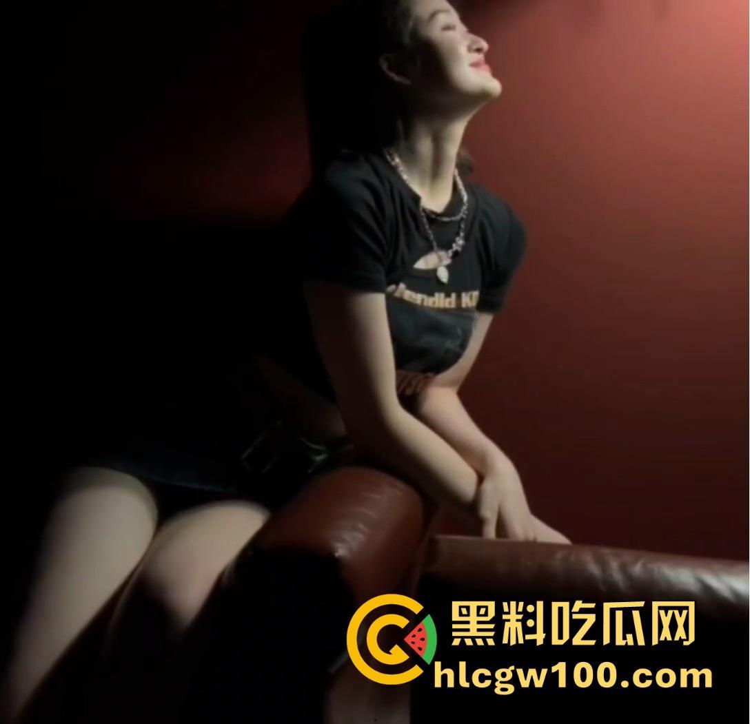 沈阳NICE CLUB酒吧高冷陪酒小姐【沈敏】醉酒被捡尸,事后清醒后还要求炮友再来一次,巨骚无比!