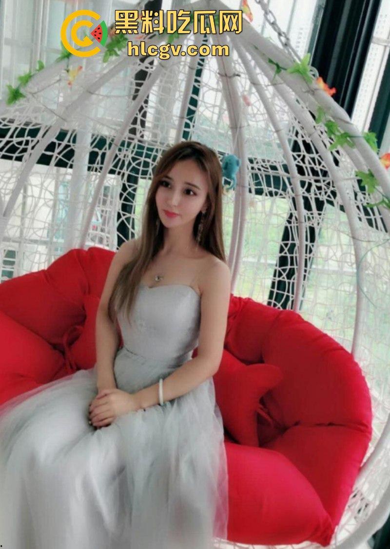 中国电信客服【吴雅静】隐藏身份被扒 人前清纯小妹 小号偷偷卖逼 付费福利免费分享