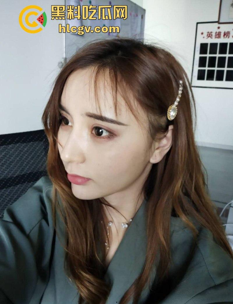 中国电信客服【吴雅静】隐藏身份被扒 人前清纯小妹 小号偷偷卖逼 付费福利免费分享