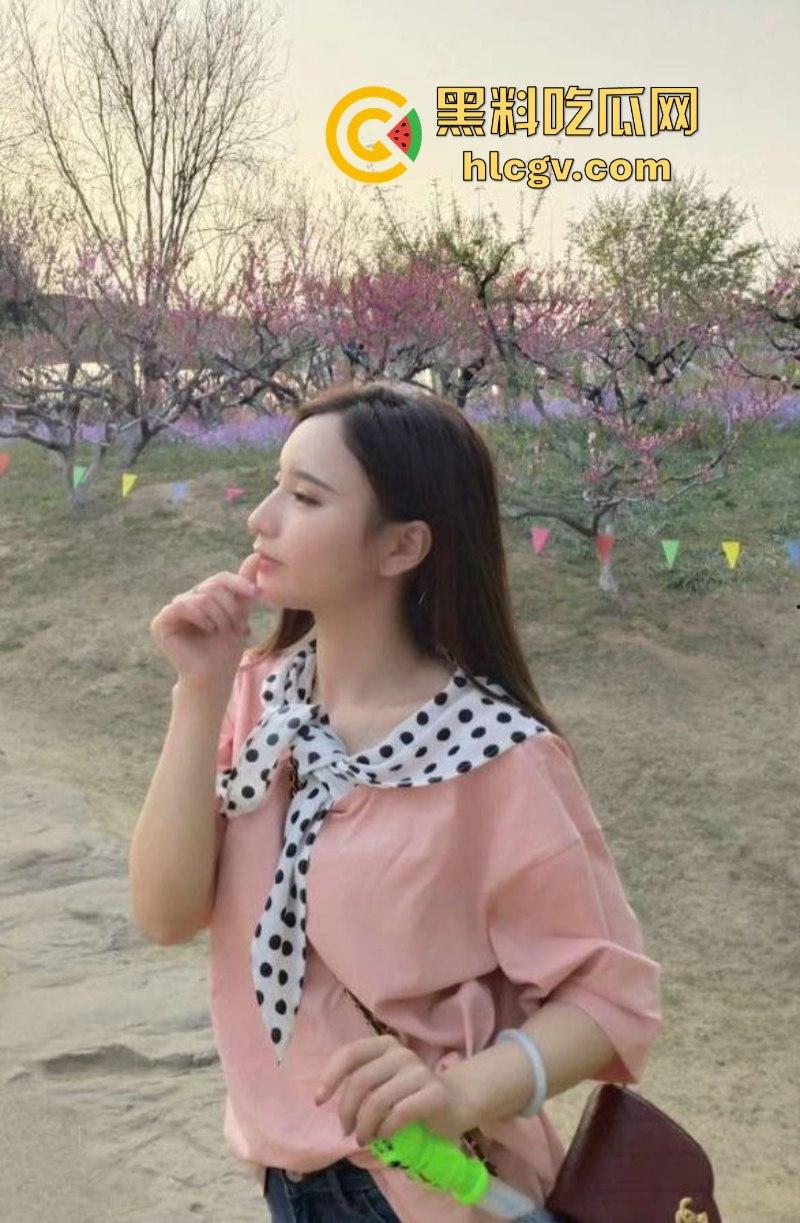 中国电信客服【吴雅静】隐藏身份被扒 人前清纯小妹 小号偷偷卖逼 付费福利免费分享