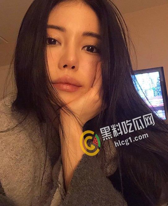 IG百万粉丝网红「EMILY」 神似徐冬冬韩国混血 啪啪不雅视频流出 高清完整版骑乘做爱内射 完美露脸