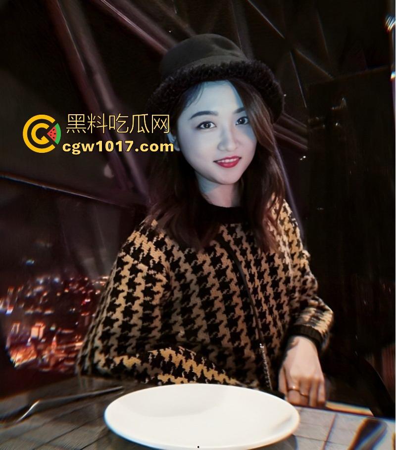 大佬分享一个月2万包养的极品女大,从白月光到淫语母狗只需要2万,无套猛插跪地舔屌手到擒来,真反差了!