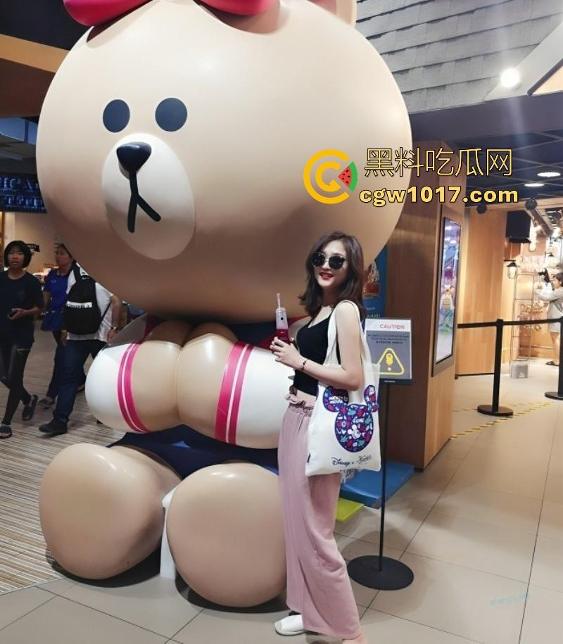 大佬分享一个月2万包养的极品女大,从白月光到淫语母狗只需要2万,无套猛插跪地舔屌手到擒来,真反差了!