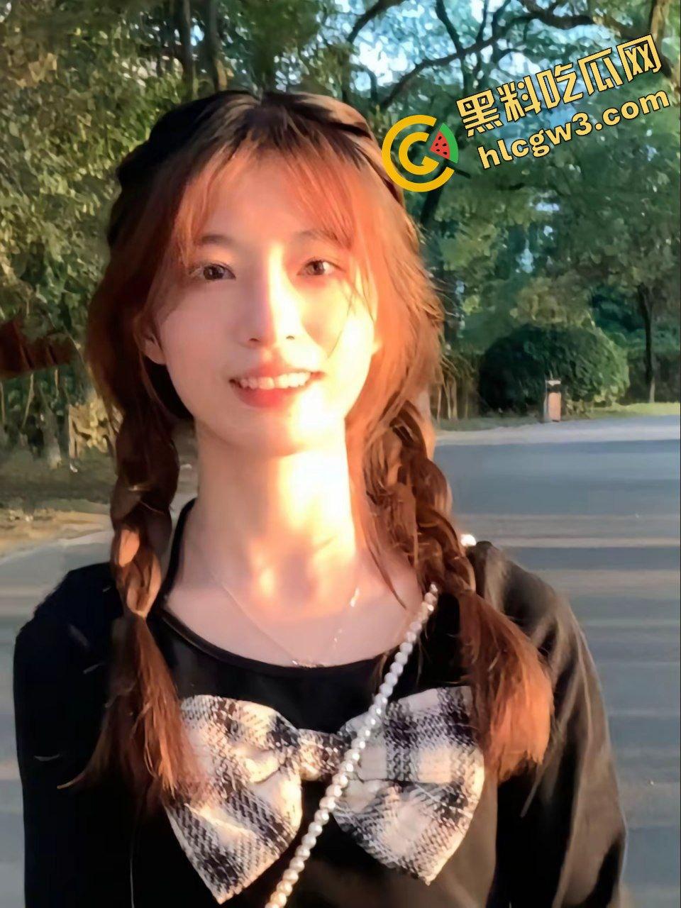 抖音清纯青春少女反差骚货『蔺延欢』白皙酮体超诱人 私拍粉穴不慎泄密 !独家曝光!