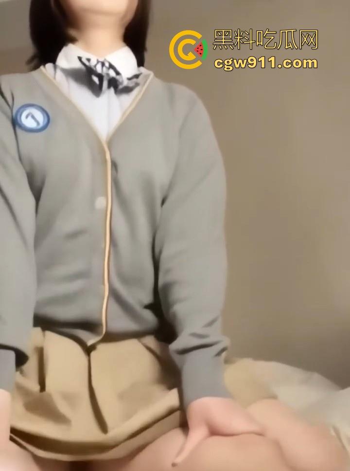 河南实验中学高三眼镜学妹【徐奕尹】激情性爱视频流出!校服露脸调教,被操的满脸通红喘息不止,反差感爆棚!