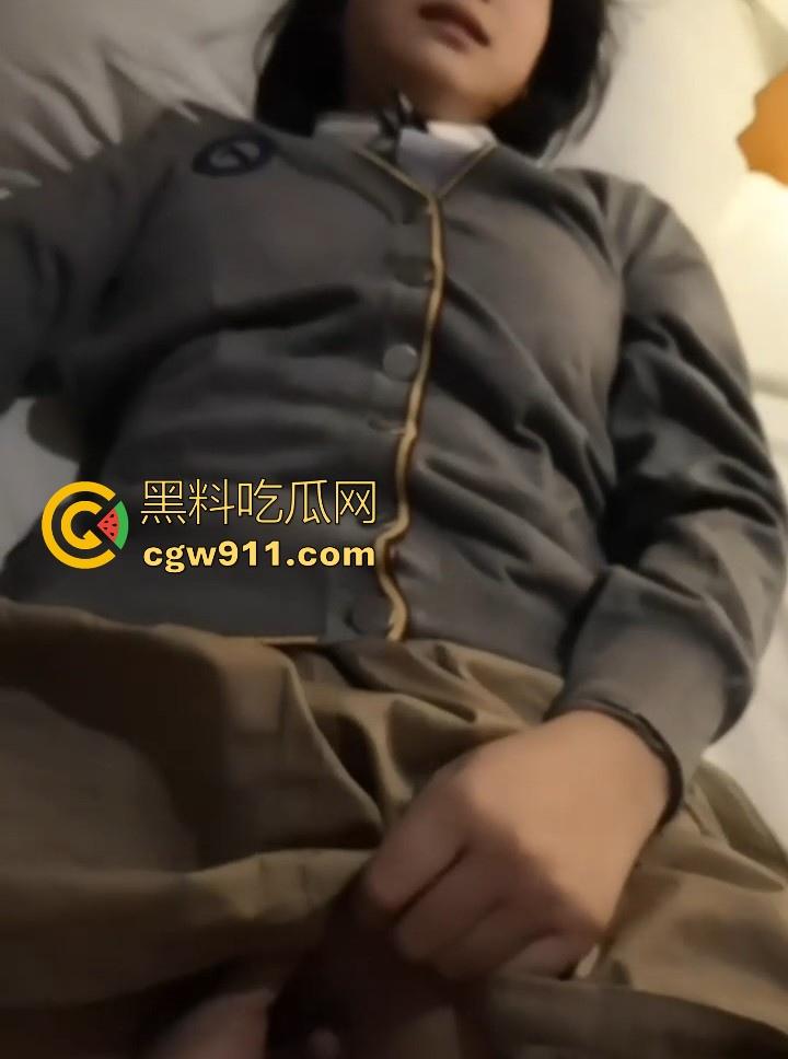 河南实验中学高三眼镜学妹【徐奕尹】激情性爱视频流出!校服露脸调教,被操的满脸通红喘息不止,反差感爆棚!