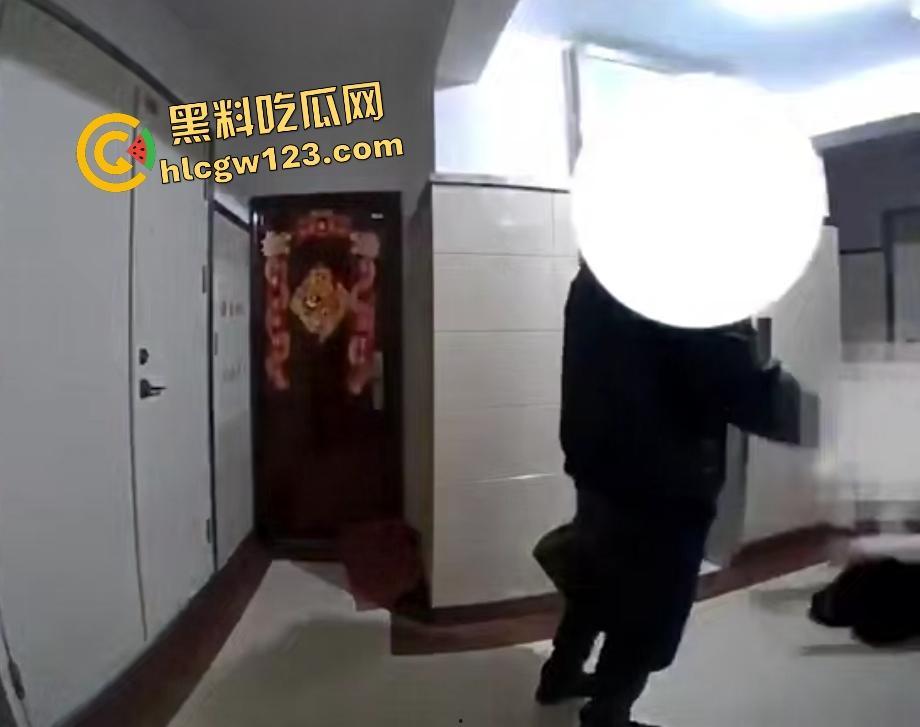 沈阳“窝瓜国王”家暴抖音【沉睡的猫.,】,女子下跪求饶仍被拳打脚踢,打完还被出轨抑郁导致流产!