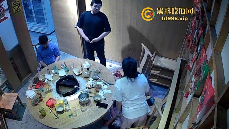 话不投机掏枪就干!吃个饭命没了!华人饭店一中国人被东北男枪杀 监控曝光凶杀现场