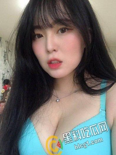 韩国幼师妹子刺激流出 妥妥的骚母狗一条 表面清纯背地里最爱舔鸡巴 梦想是被强奸和多人轮奸