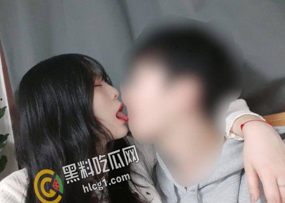 韩国幼师妹子刺激流出 妥妥的骚母狗一条 表面清纯背地里最爱舔鸡巴 梦想是被强奸和多人轮奸