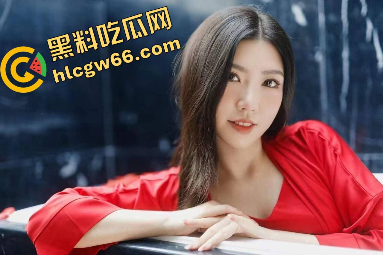 广州朋友新婚老婆【偷操黑人两年】嫩媳变黑屌母狗,逼松烂成洞还露脸浪叫,傻老公舔黑人剩饭爽翻天!