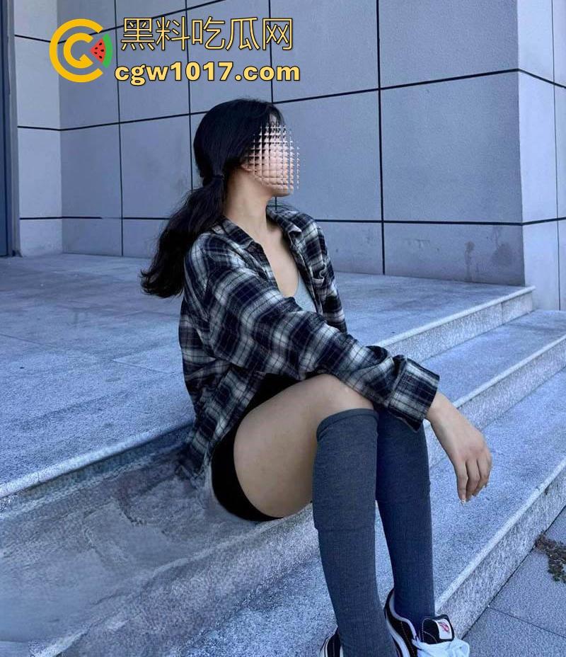 和堂姐各种姿势激情啪啪，无套骑乘爆操，双洞口爆毒龙样样精通，真不枉费我的用心调教！