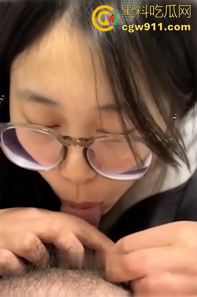 沈阳理工大学【刘欣】清纯学生妹,被富二代包养调教,私密自拍泄露,绝美脸蛋配魔鬼身材,让人欲罢不能!