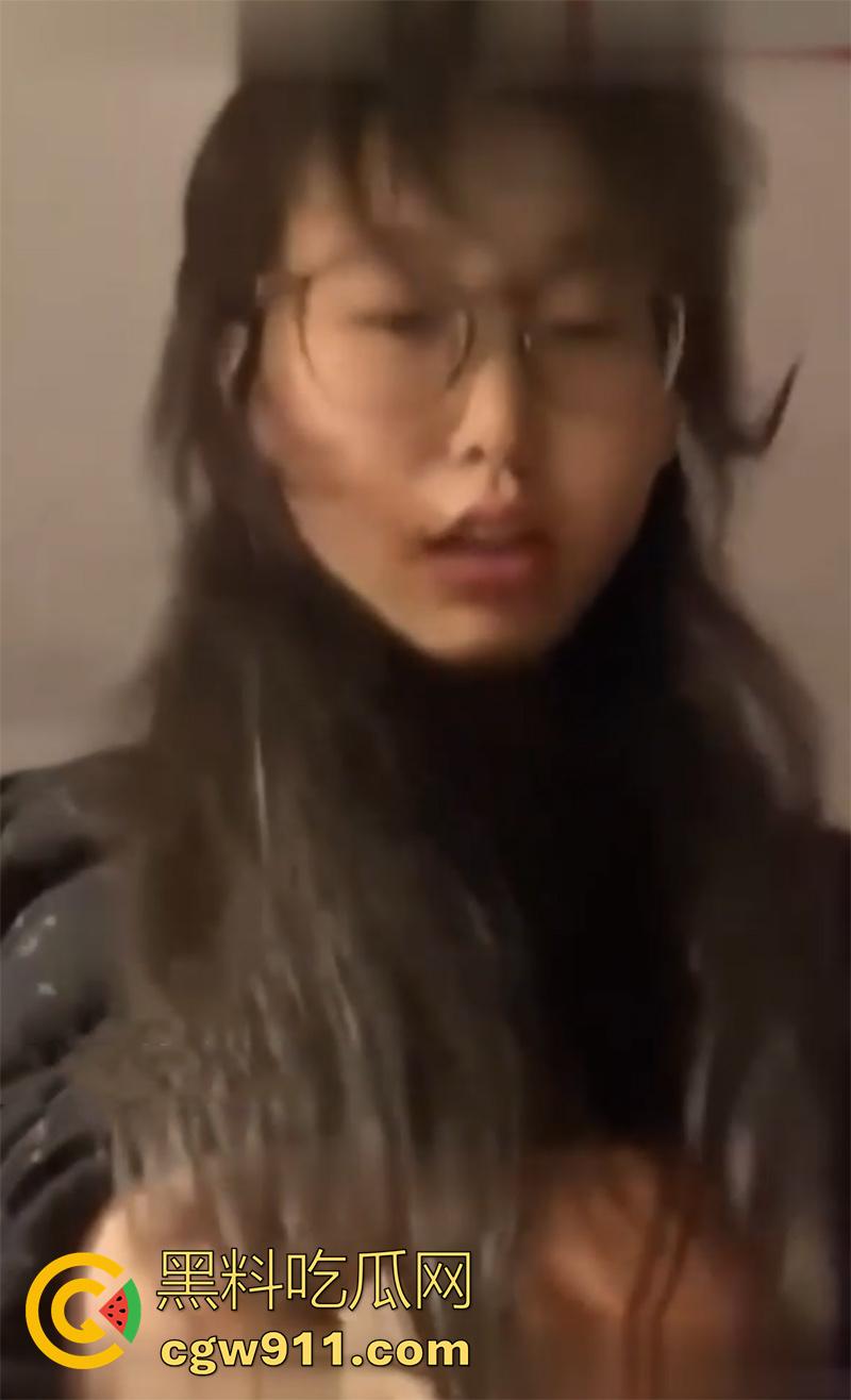 沈阳理工大学【刘欣】清纯学生妹,被富二代包养调教,私密自拍泄露,绝美脸蛋配魔鬼身材,让人欲罢不能!