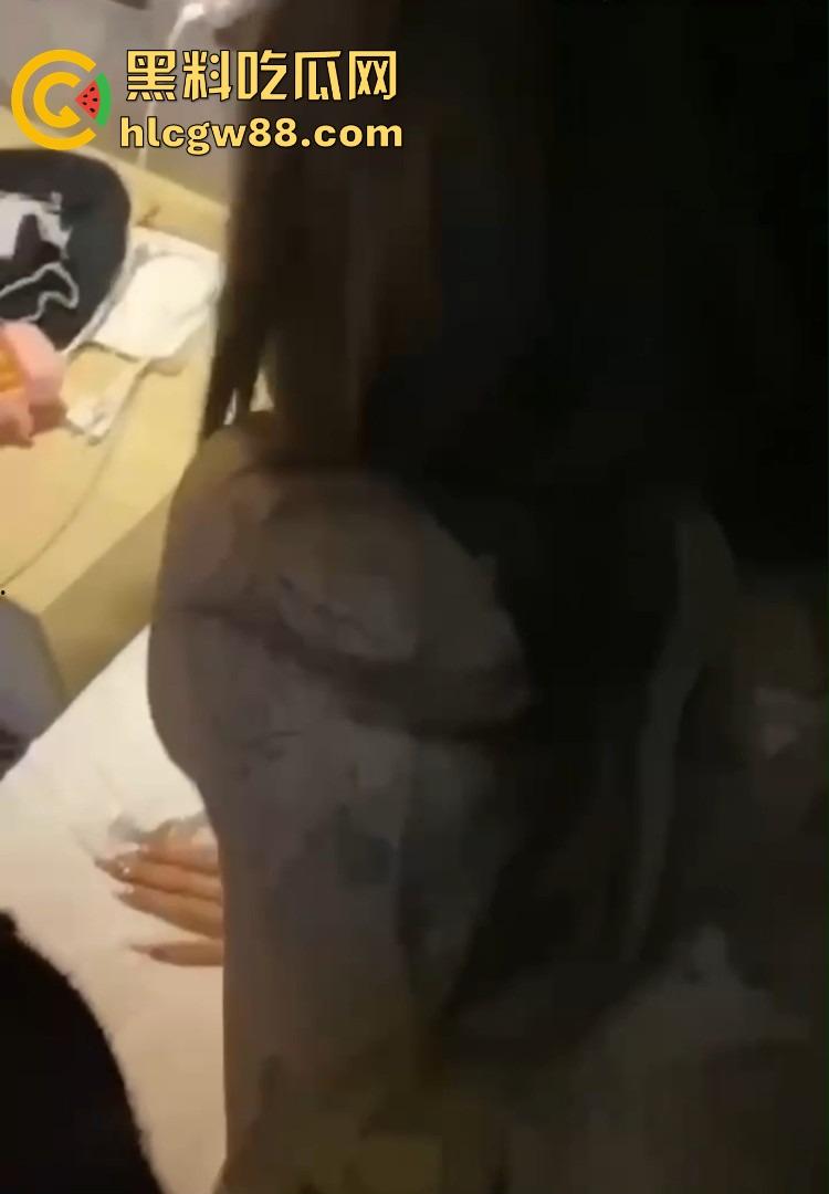 山东寿光顶级名媛【陈雅鑫】性爱视频疯传,富二代男友深夜疯狂输出,清纯女神竟被当成肉便器轮番爆操?