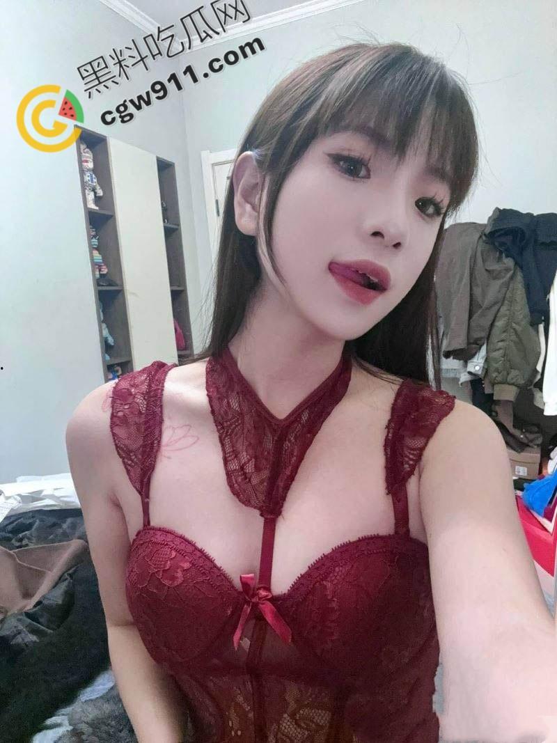 深圳女神【徐娇娇】被爆不雅视频，骚穴遭大鸡巴暴力抽插，淫荡胃口大开，荡妇行为引争议