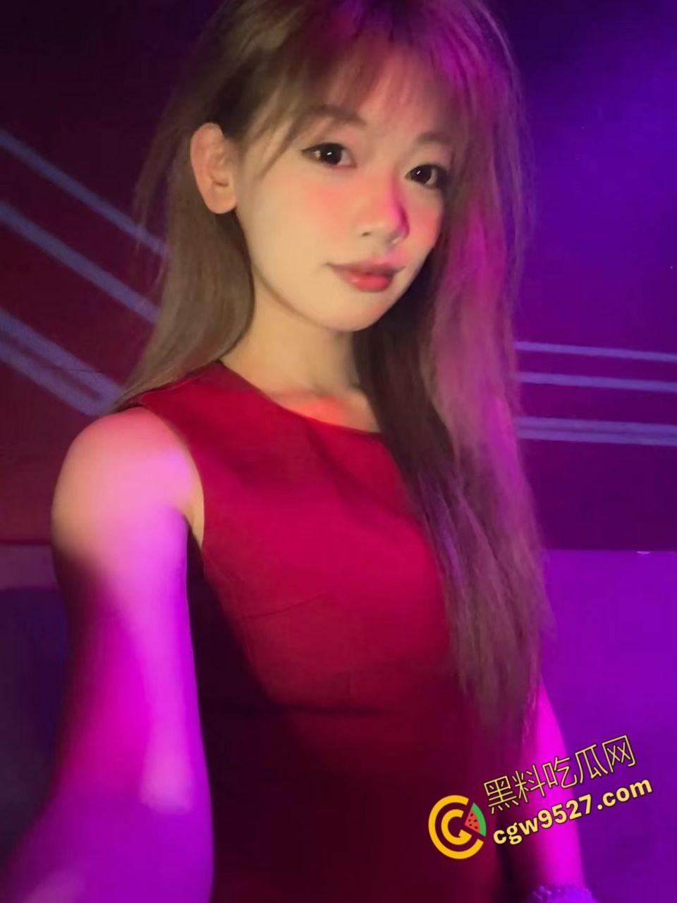 山东青岛平度舞蹈生【郑媛菲】,背着异地恋男友酒吧鬼混,多次酒吧厕所打炮,这身材妥妥的炮机!