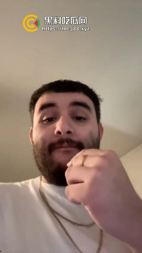 直播界的人才真多 为了礼物直播玩俄罗斯转盘然后死了 真枪实弹 可能就是外国人少的原因!