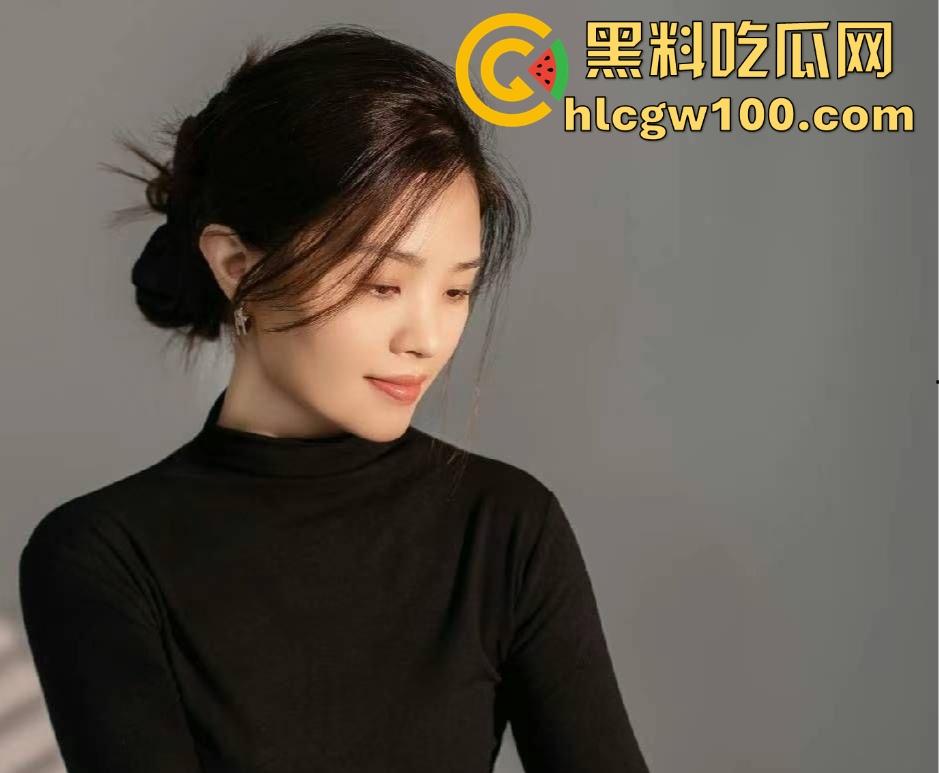 绍兴柯桥极品人妻【张璞泽】早年私密视频泄露，全裸露乳显穴伺候男友，温柔口交乖巧到极致！